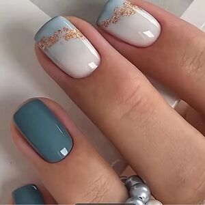 24 Pcs Press On Nails Short Blue Gradient Square Glossy Glue On Nails Glitter